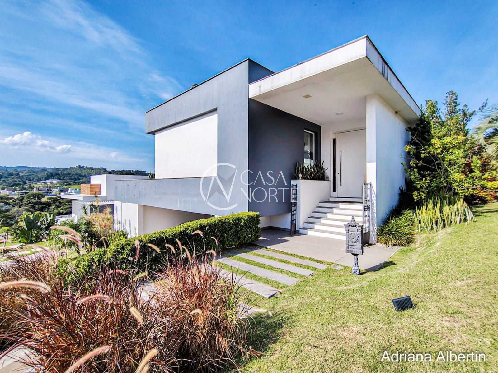 Casa de Condomínio à venda com 3 quartos, 660m², 3 suítes, 2 vagas, Estrada das Três Meninas no bairro Alphaville em Porto Alegre