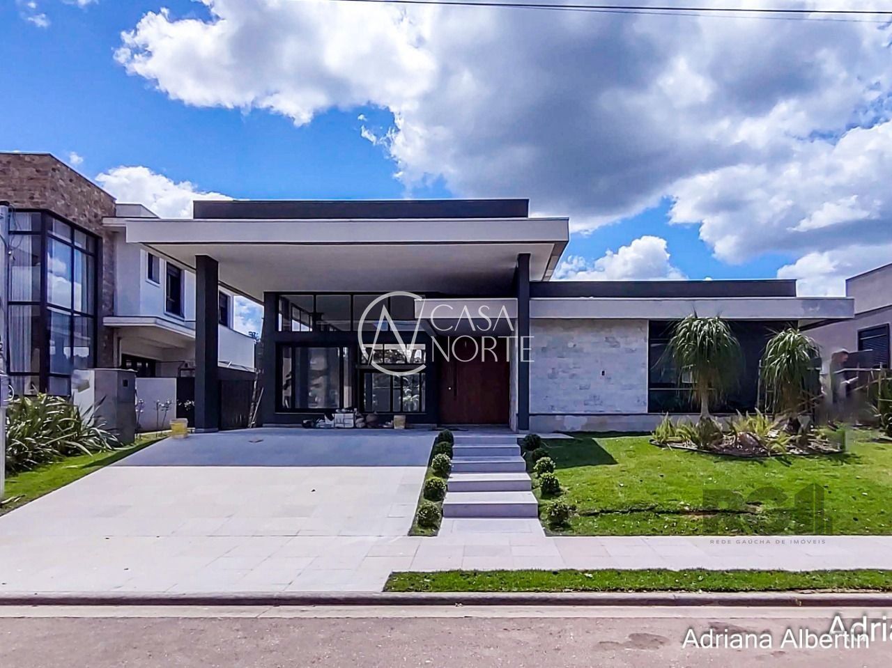 Casa de Condomínio à venda com 3 quartos, 250m², 3 suítes, 2 vagas, Estrada das Três Meninas no bairro Alphaville em Porto Alegre