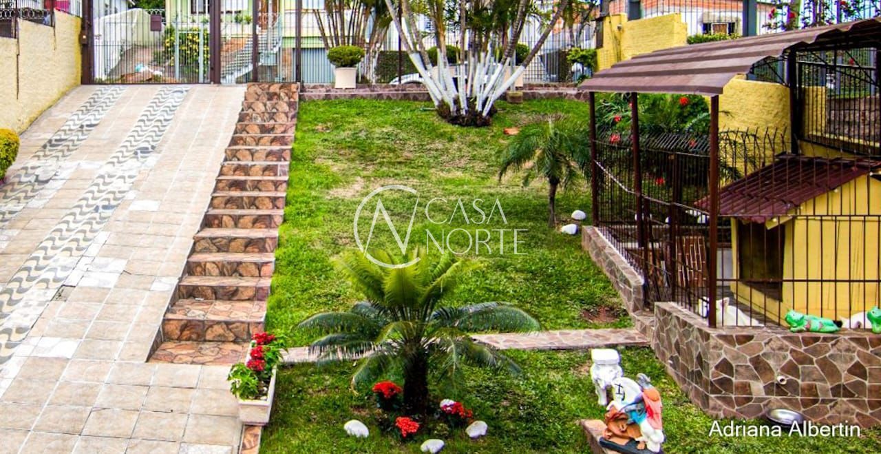 Casa à venda com 3 quartos, 320m², 2 suítes, 2 vagas, Rua Coronel José Rodrigues Sobral no bairro Partenon em Porto Alegre