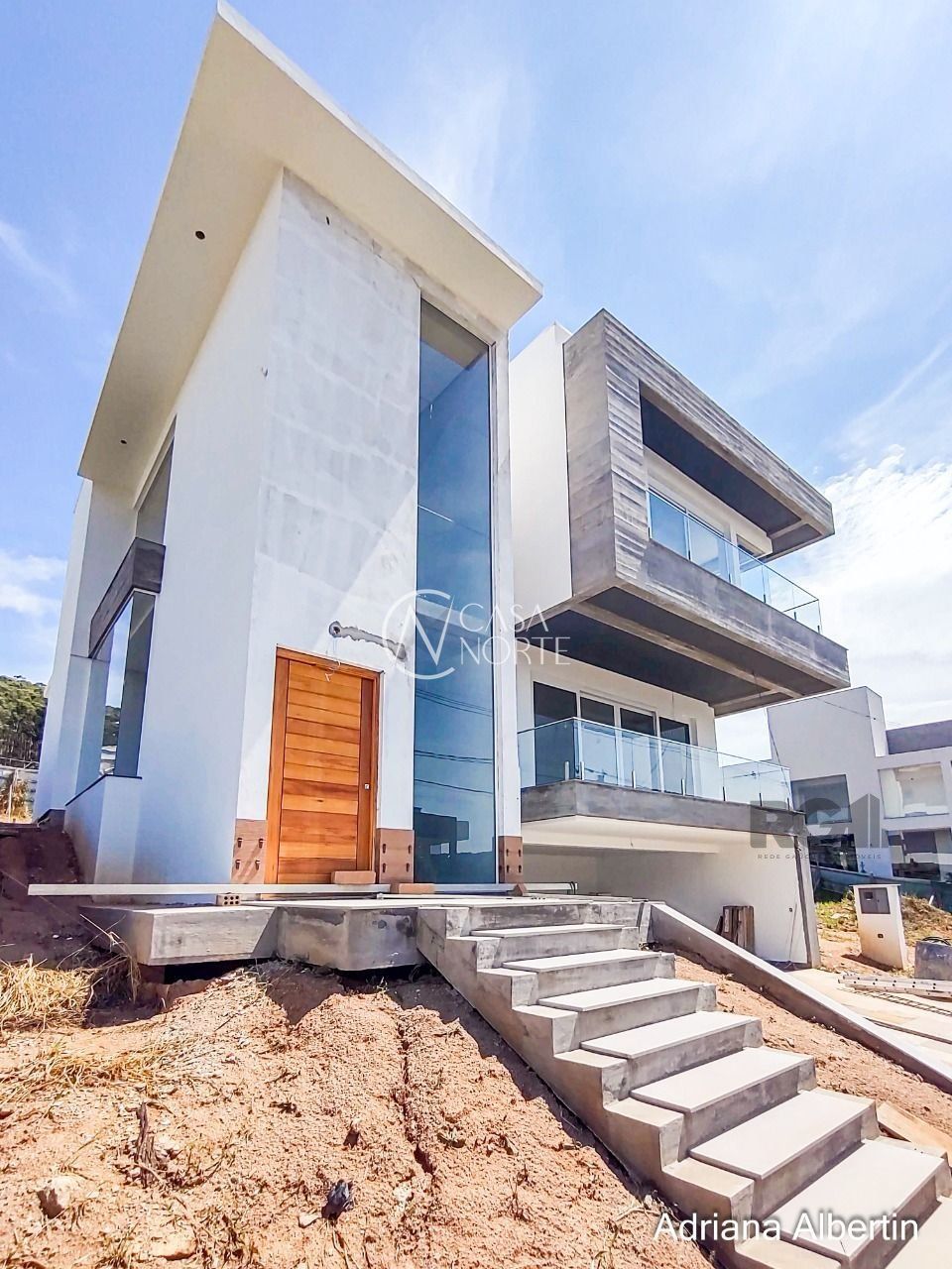 Casa de Condomínio à venda com 3 quartos, 303m², 3 suítes, 3 vagas, Estrada das Três Meninas no bairro Alphaville em Porto Alegre