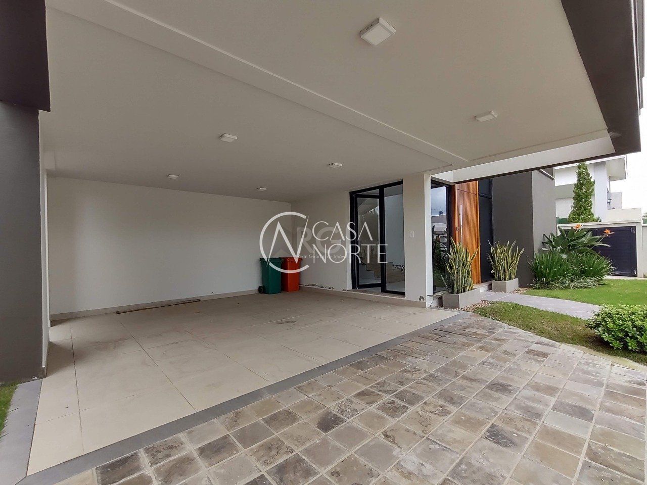 Casa de Condomínio à venda com 3 quartos, 253m², 3 suítes, 2 vagas, Estrada das Três Meninas no bairro Alphaville em Porto Alegre