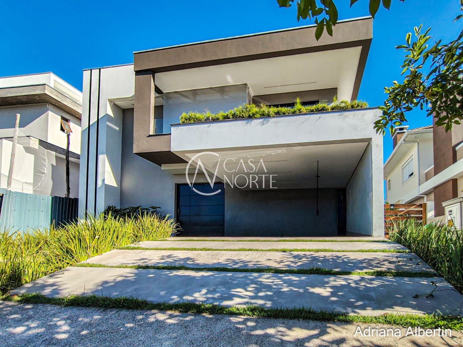 Casa de Condomínio à venda com 5 quartos, 345m², 4 suítes, 2 vagas, Estrada das Três Meninas no bairro Alphaville em Porto Alegre