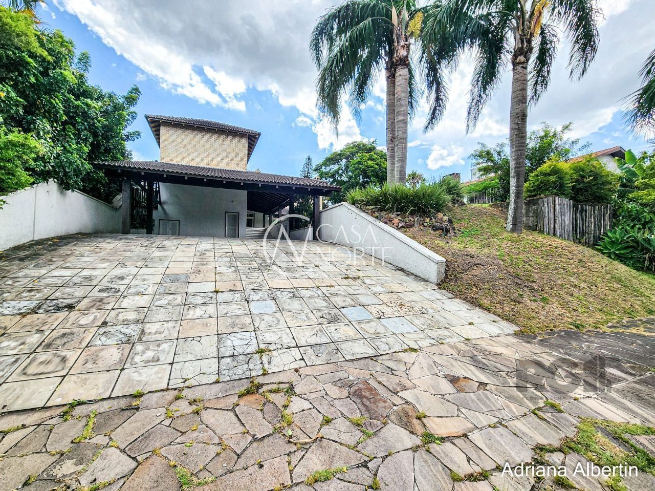 Casa de Condomínio à venda com 5 quartos, 533m², 3 suítes, 3 vagas, Avenida Firmino Octávio Bimbi no bairro Cavalhada em Porto Alegre