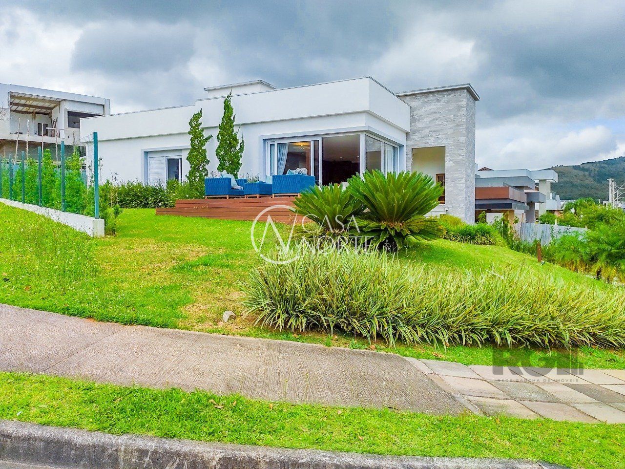 Casa de Condomínio à venda com 3 quartos, 260m², 3 suítes, 2 vagas, Estrada das Três Meninas no bairro Alphaville em Porto Alegre