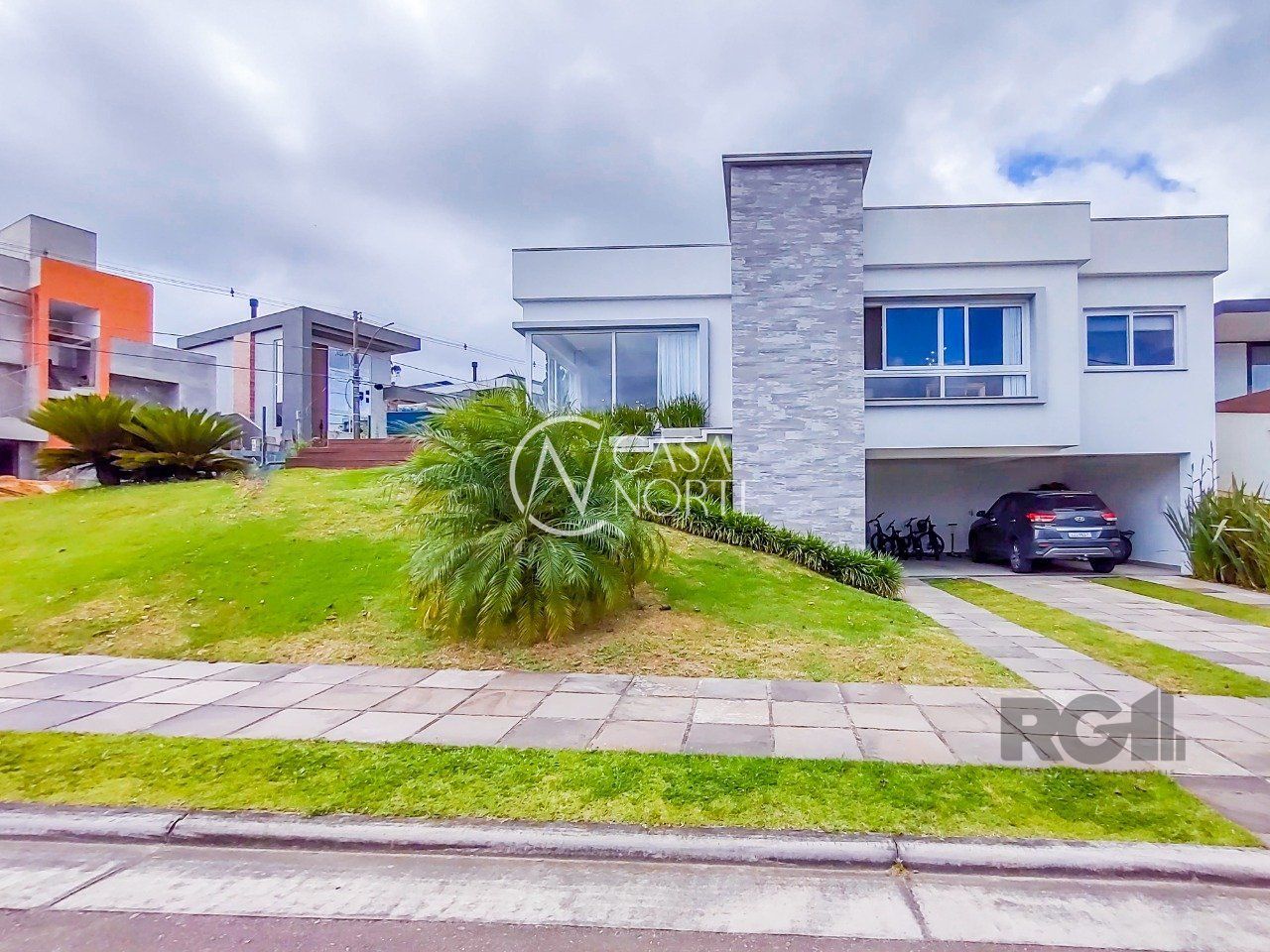 Casa de Condomínio à venda com 3 quartos, 260m², 3 suítes, 2 vagas, Estrada das Três Meninas no bairro Alphaville em Porto Alegre