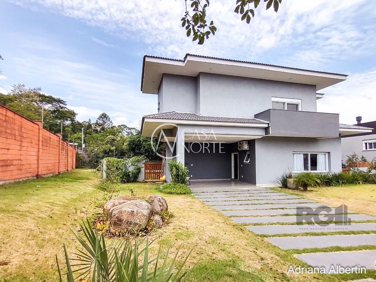 Casa de Condomínio à venda com 3 quartos, 248m², 2 suítes, 2 vagas, Estrada das Três Meninas no bairro Alphaville em Porto Alegre