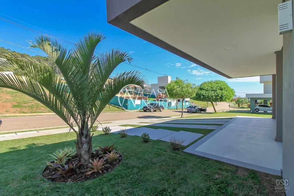 Casa de Condomínio à venda com 3 quartos, 230m², 3 suítes, 2 vagas, Estrada das Três Meninas no bairro Alphaville em Porto Alegre