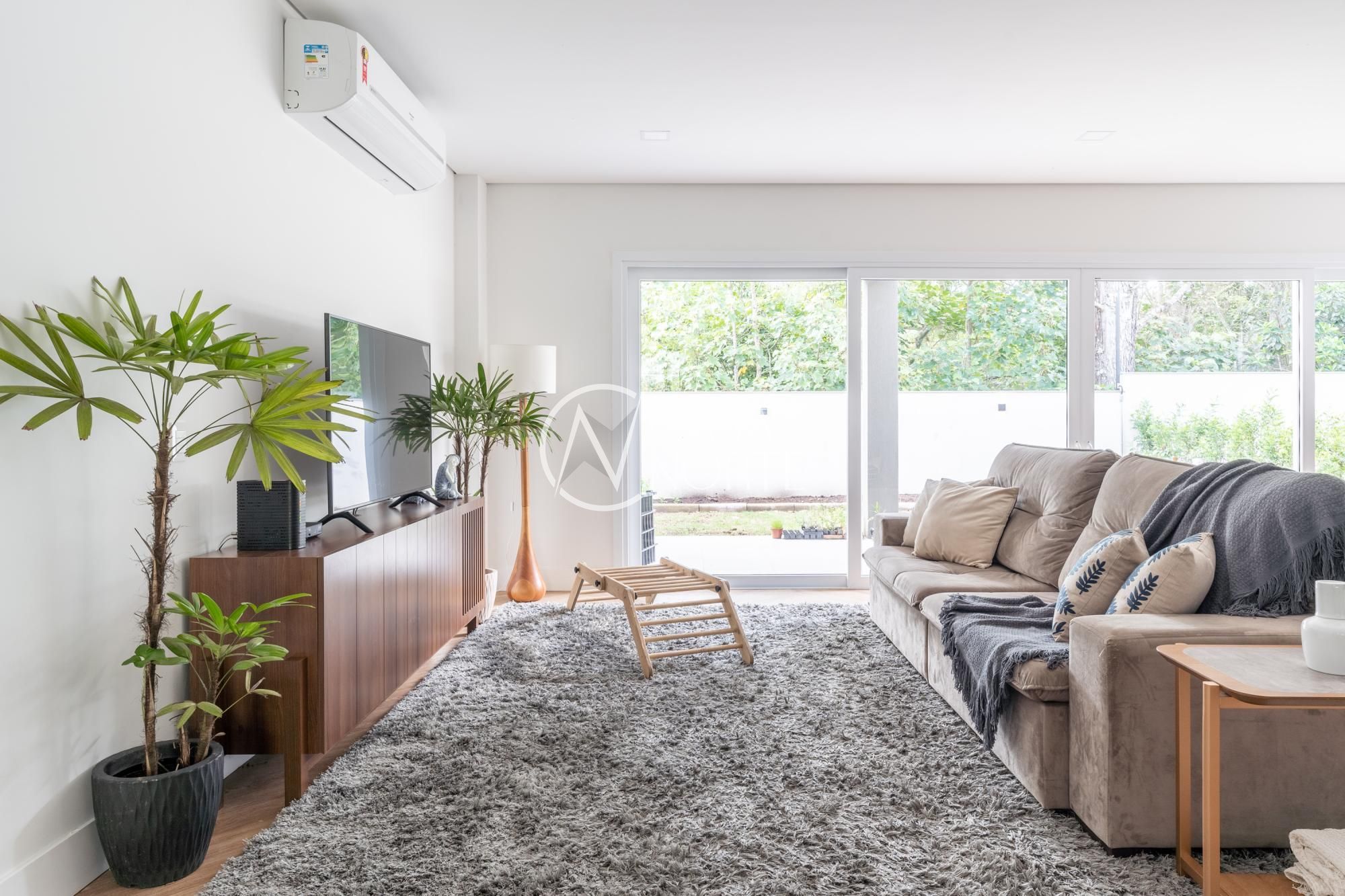 Casa de Condomínio à venda com 3 quartos, 450m², 3 suítes, 2 vagas, Rua Doutor Ney de Castilhos Ferreira no bairro Pedra Redonda em Porto Alegre