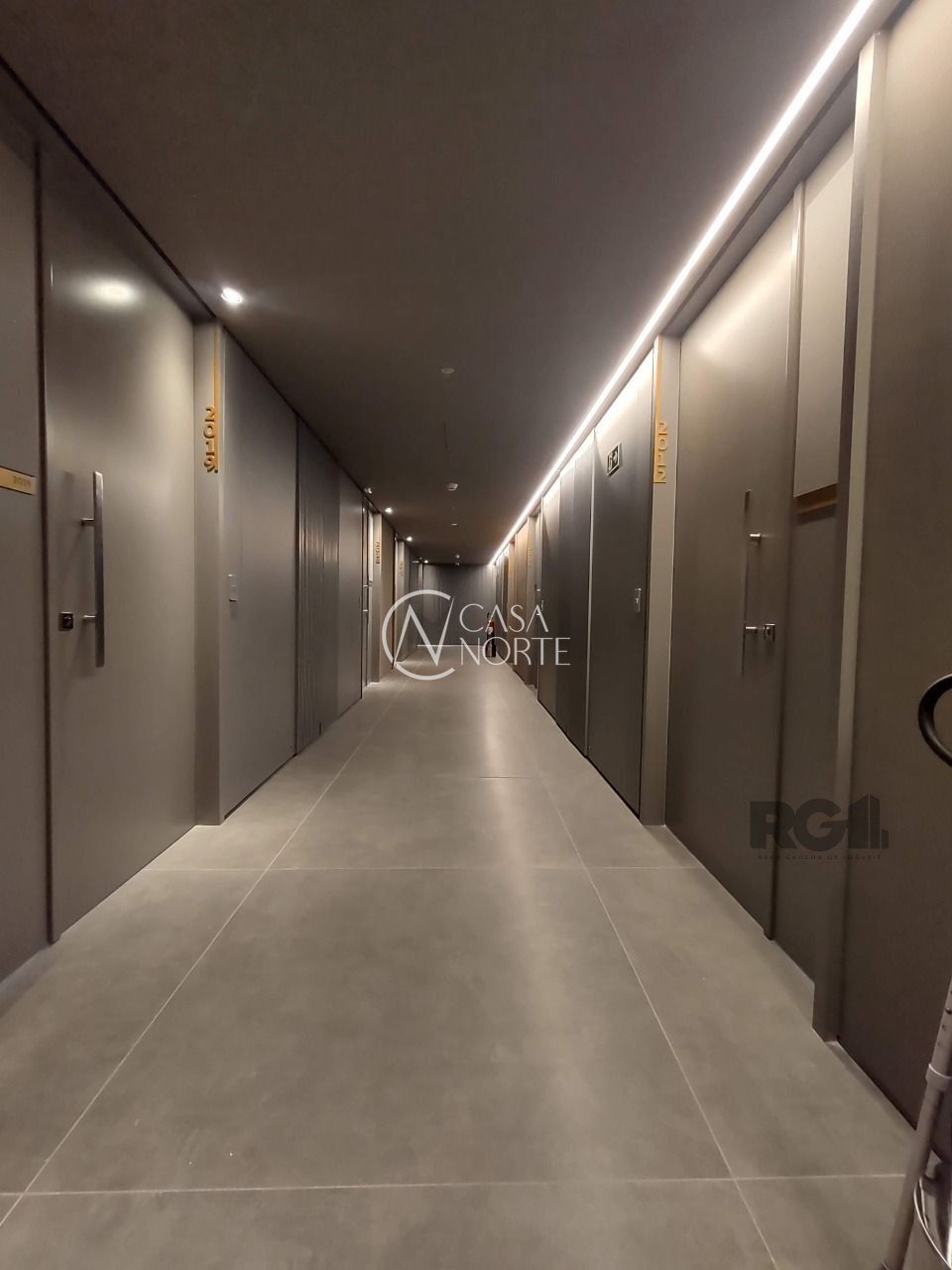 Sala Comercial à venda , 34m², Avenida Padre Cacique no bairro Praia de Belas em Porto Alegre