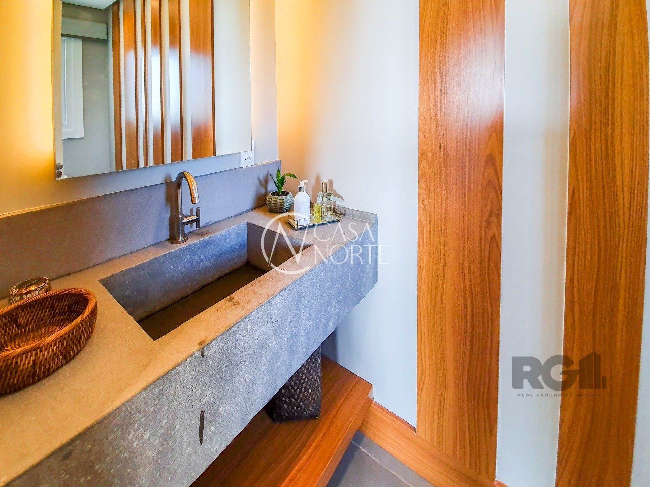 Casa de Condomínio à venda com 3 quartos, 293m², 3 suítes, 2 vagas, Estrada das Três Meninas no bairro Alphaville em Porto Alegre