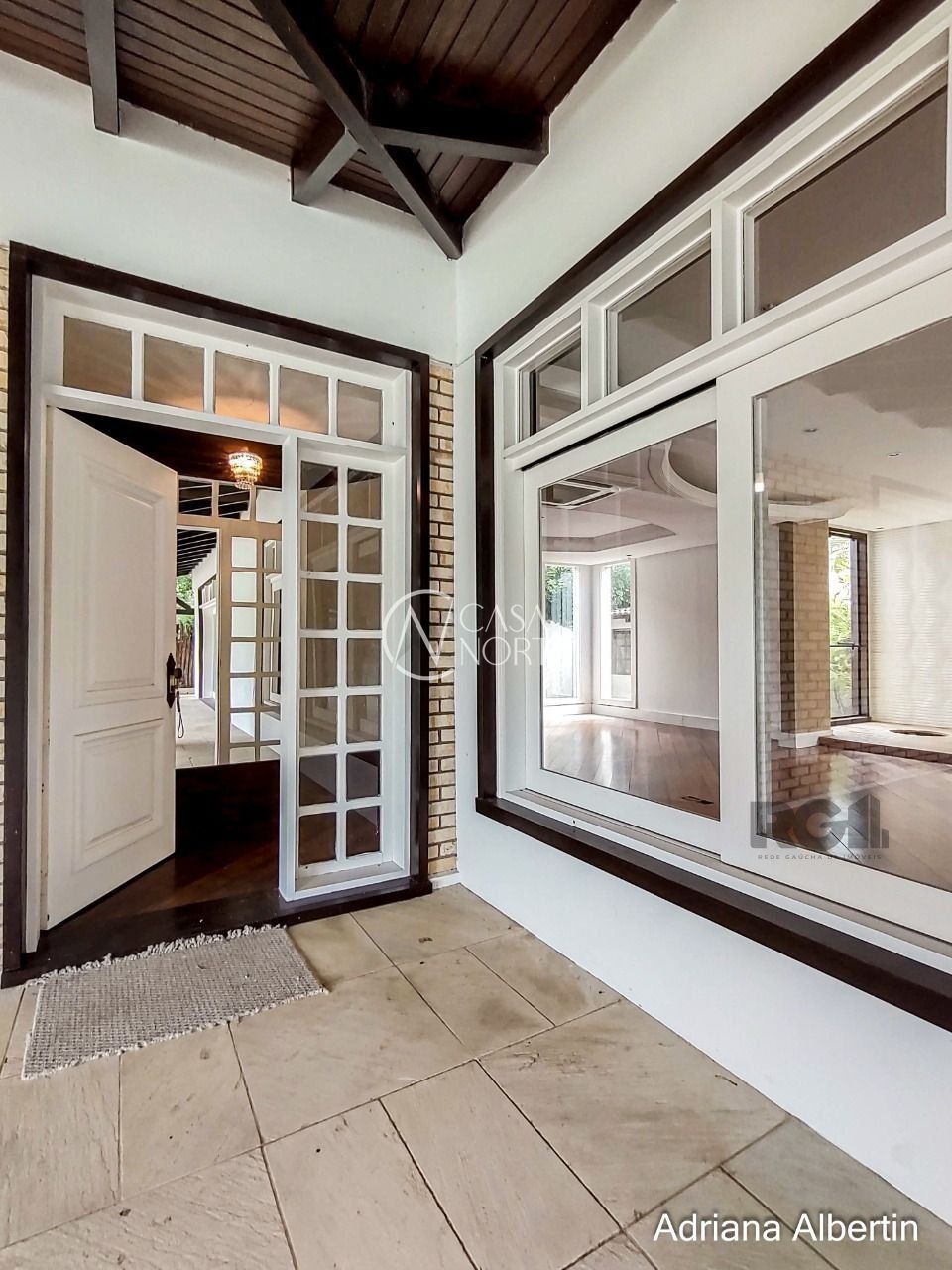 Casa de Condomínio à venda com 5 quartos, 533m², 3 suítes, 3 vagas, Avenida Firmino Octávio Bimbi no bairro Cavalhada em Porto Alegre