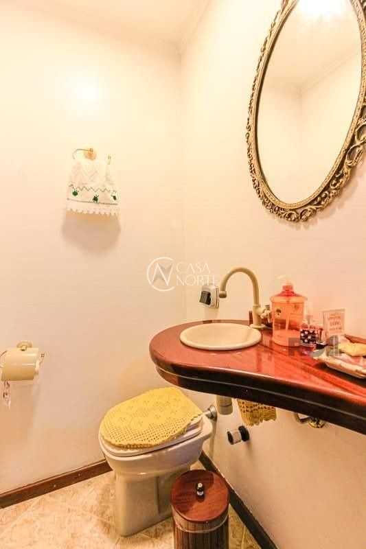 Casa à venda com 3 quartos, 177m², 1 suíte, 3 vagas, Avenida Copacabana no bairro Tristeza em Porto Alegre