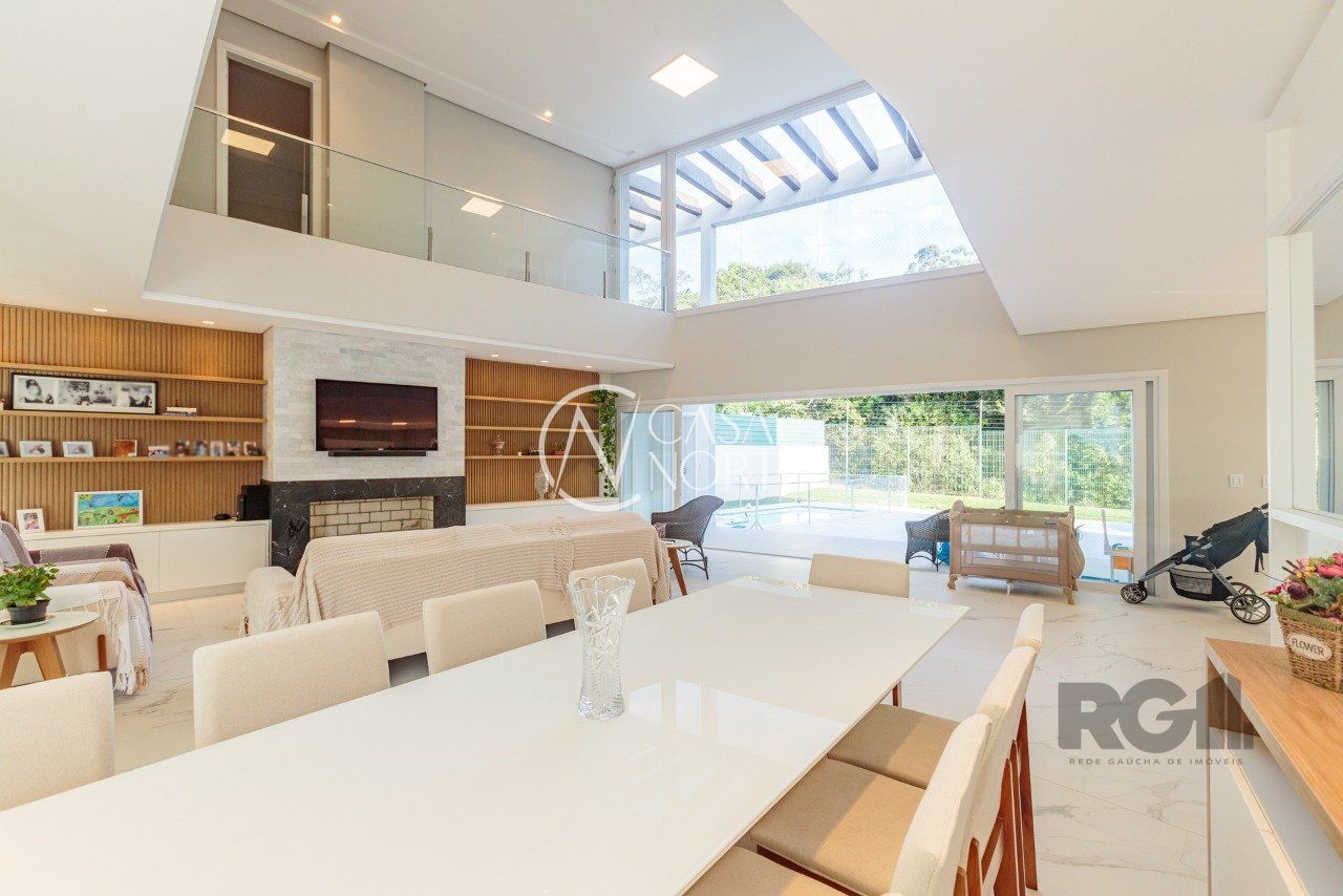 Casa de Condomínio à venda com 5 quartos, 438m², 5 suítes, 2 vagas, Estrada das Três Meninas no bairro Alphaville em Porto Alegre