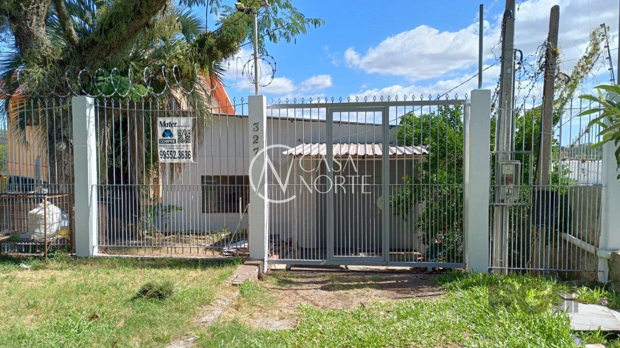 Casa à venda com 2 quartos, 150m², 2 vagas, Avenida José Correa da Silva no bairro Cavalhada em Porto Alegre