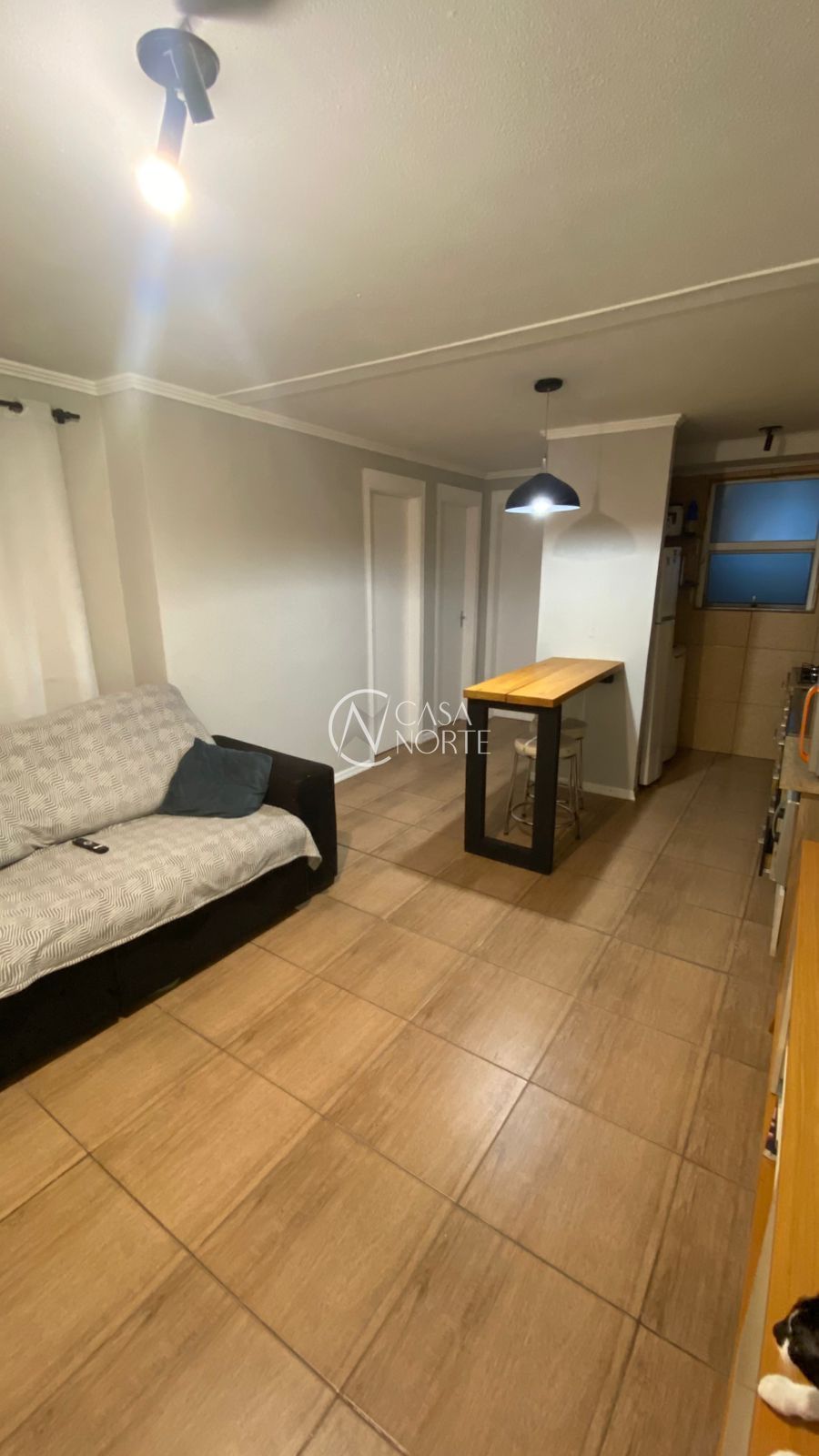 Apartamento à venda com 2 quartos, 43m², 1 vaga, Rua Império no bairro Vila Nova em Porto Alegre