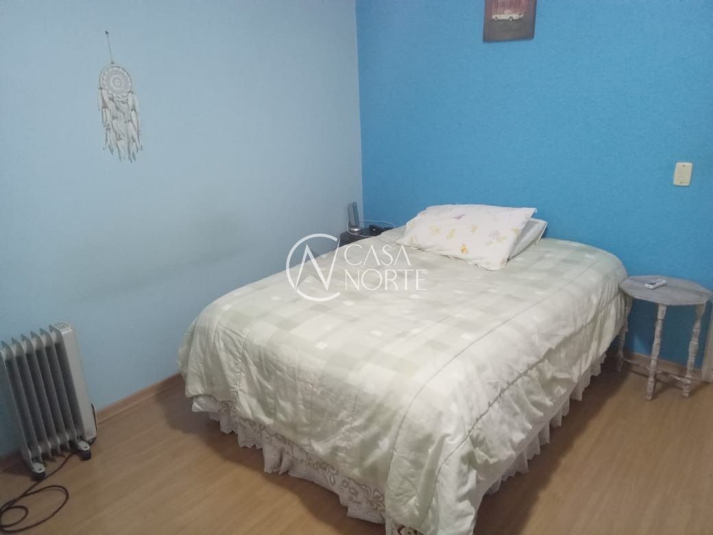 Casa à venda com 4 quartos, 409m², 1 suíte, 5 vagas, Travessa Escobar no bairro Camaquã em Porto Alegre