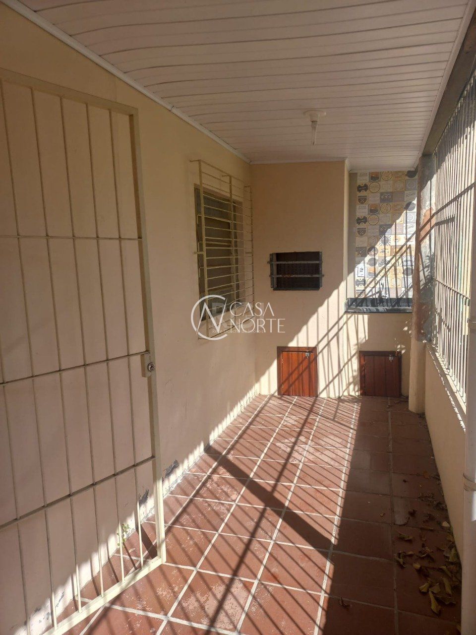 Casa à venda com 2 quartos, 49m², 4 vagas, Rua Alberto Rangel no bairro Rubem Berta em Porto Alegre