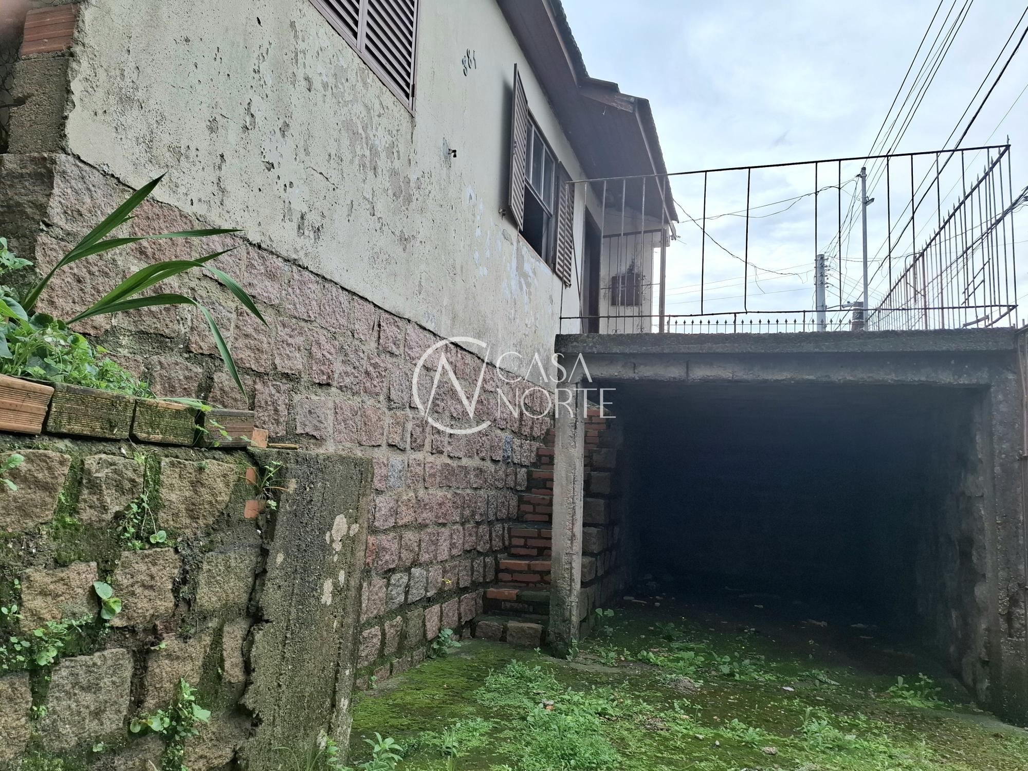 Terreno à venda  com 132m², Rua Acesso Dois no bairro Jardim Carvalho em Porto Alegre