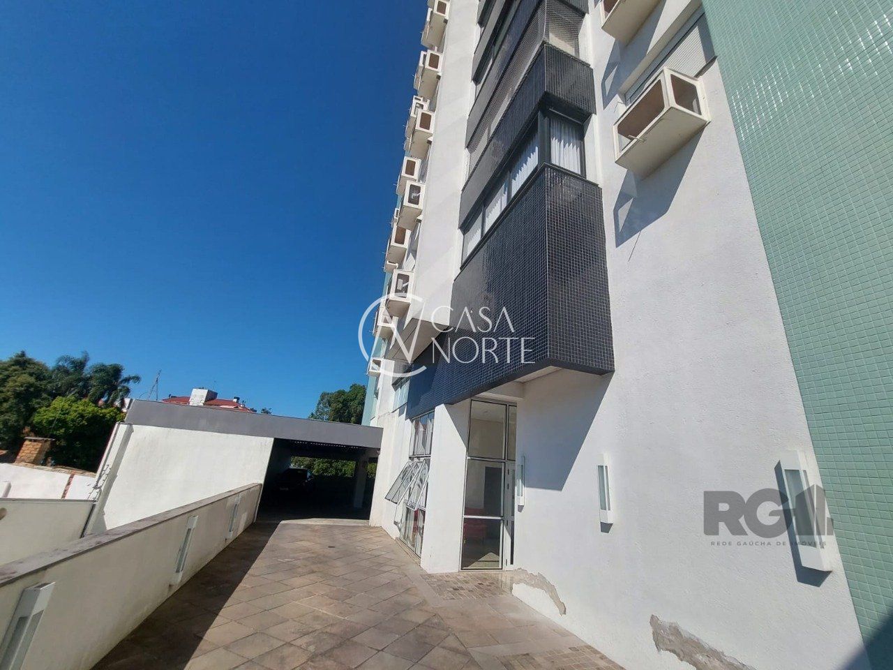 Apartamento à venda com 2 quartos, 67m², 1 suíte, 2 vagas, Avenida Eduardo Prado no bairro Cavalhada em Porto Alegre