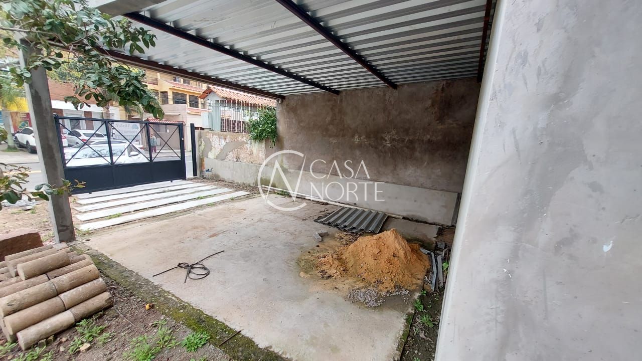 Casa à venda com 3 quartos, 120m², 1 suíte, 2 vagas, Rua Doutor Pereira Neto no bairro Tristeza em Porto Alegre
