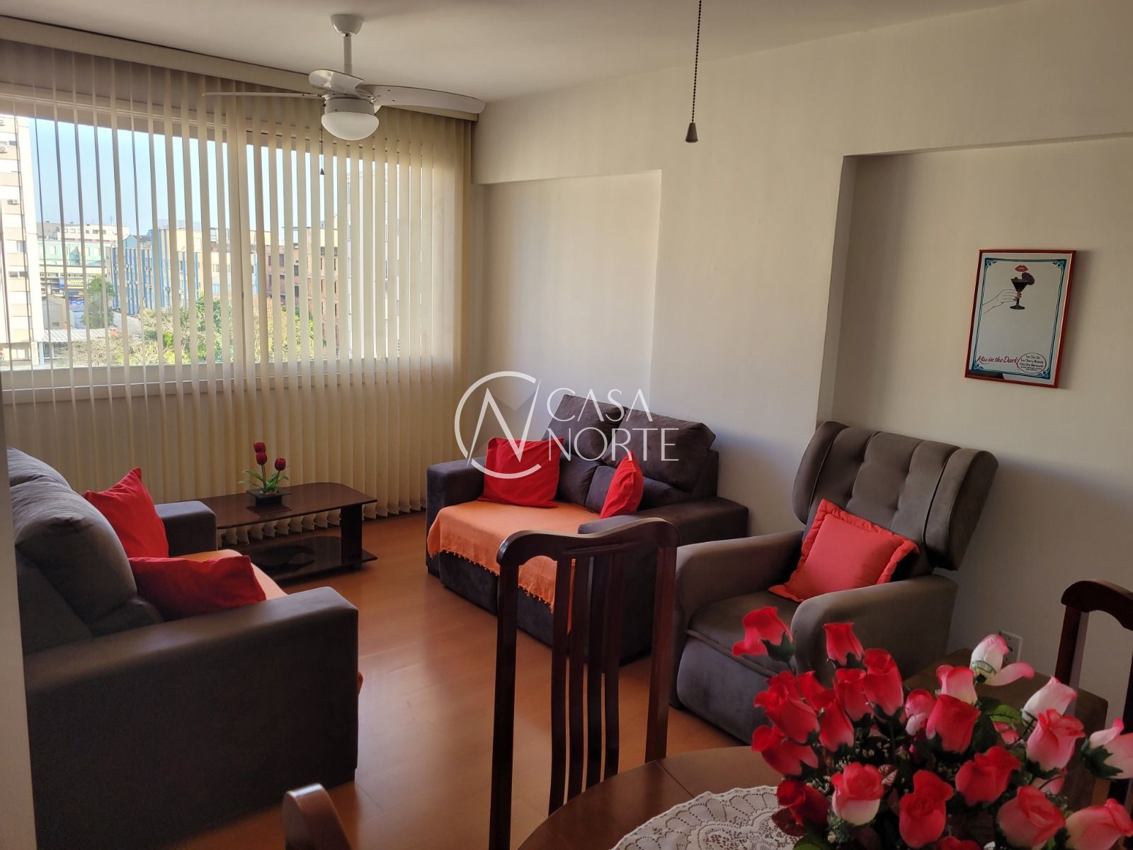 Apartamento à venda com 2 quartos, 68m², 1 vaga, Avenida Alberto Bins no bairro Floresta em Porto Alegre