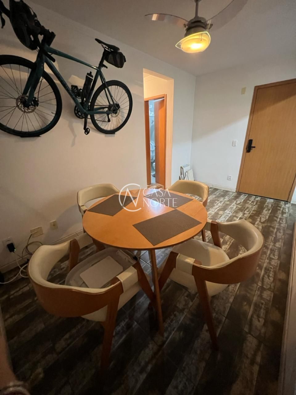 Apartamento à venda com 2 quartos, 44m², 1 vaga, Avenida João Ferreira Jardim no bairro Parque Santa Fé em Porto Alegre