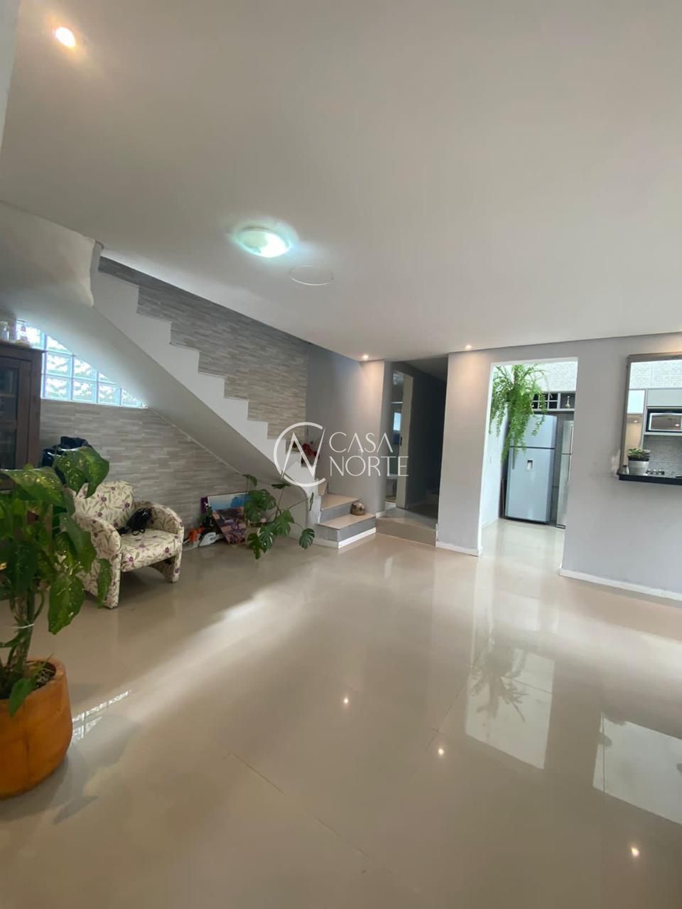 Sítio à venda com 4 quartos, 242m², 1 suíte, 3 vagas, Avenida Edgar Pires de Castro no bairro Lageado em Porto Alegre
