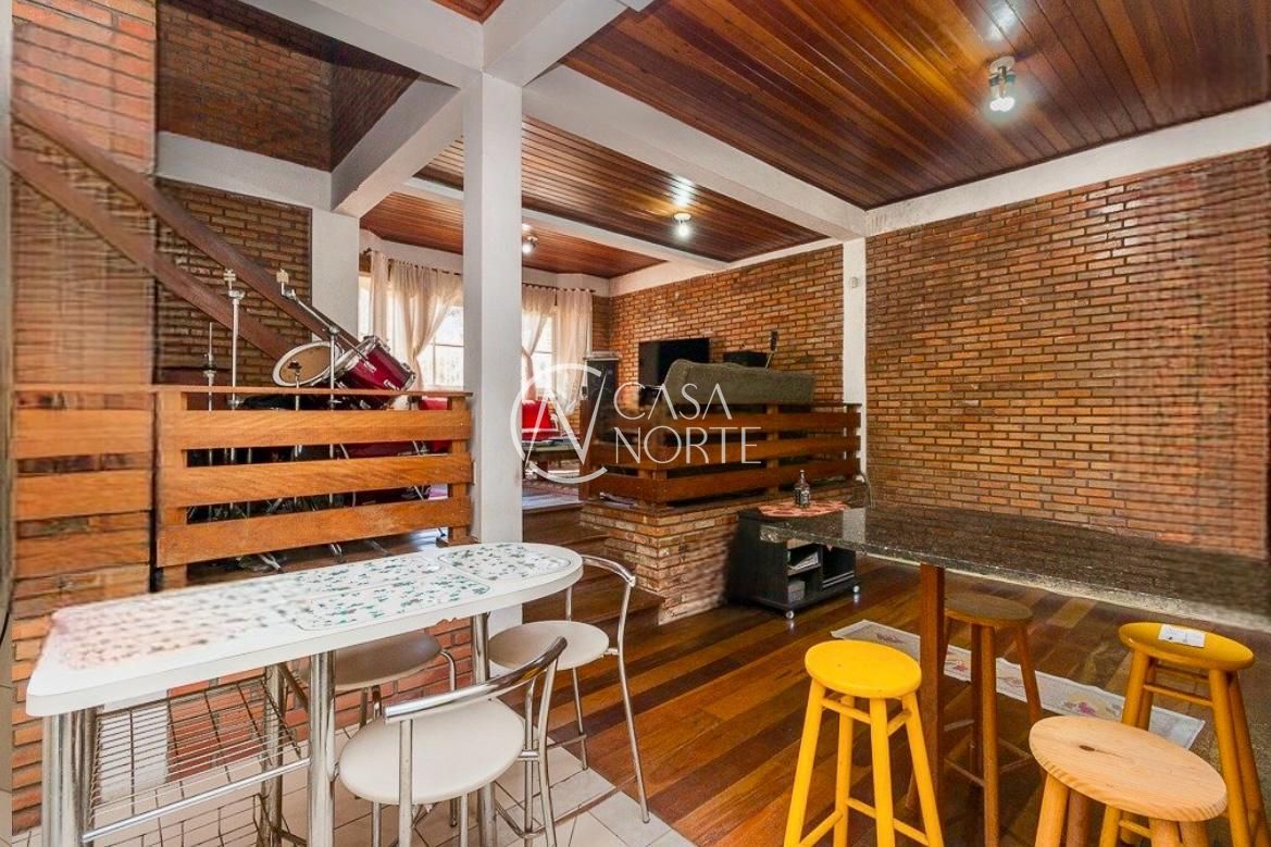 Casa Comercial à venda com 3 quartos, 230m², 2 vagas, Rua Antônio Ângelo Carraro no bairro Jardim Sabará em Porto Alegre