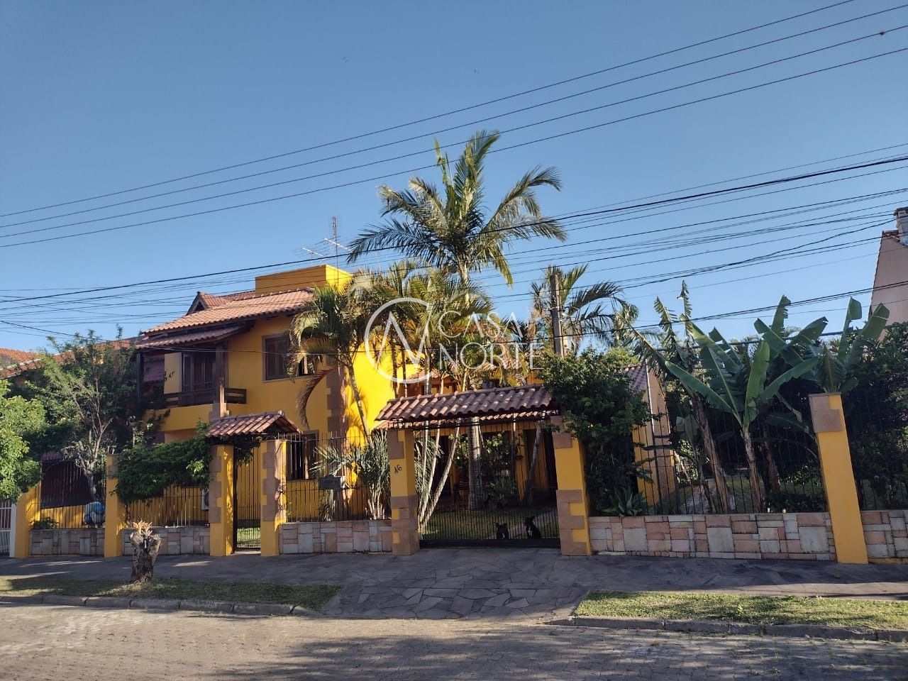 Casa à venda com 5 quartos, 693m², 3 suítes, 4 vagas, Rua Rodolpho Espinoza, no bairro Hípica em Porto Alegre