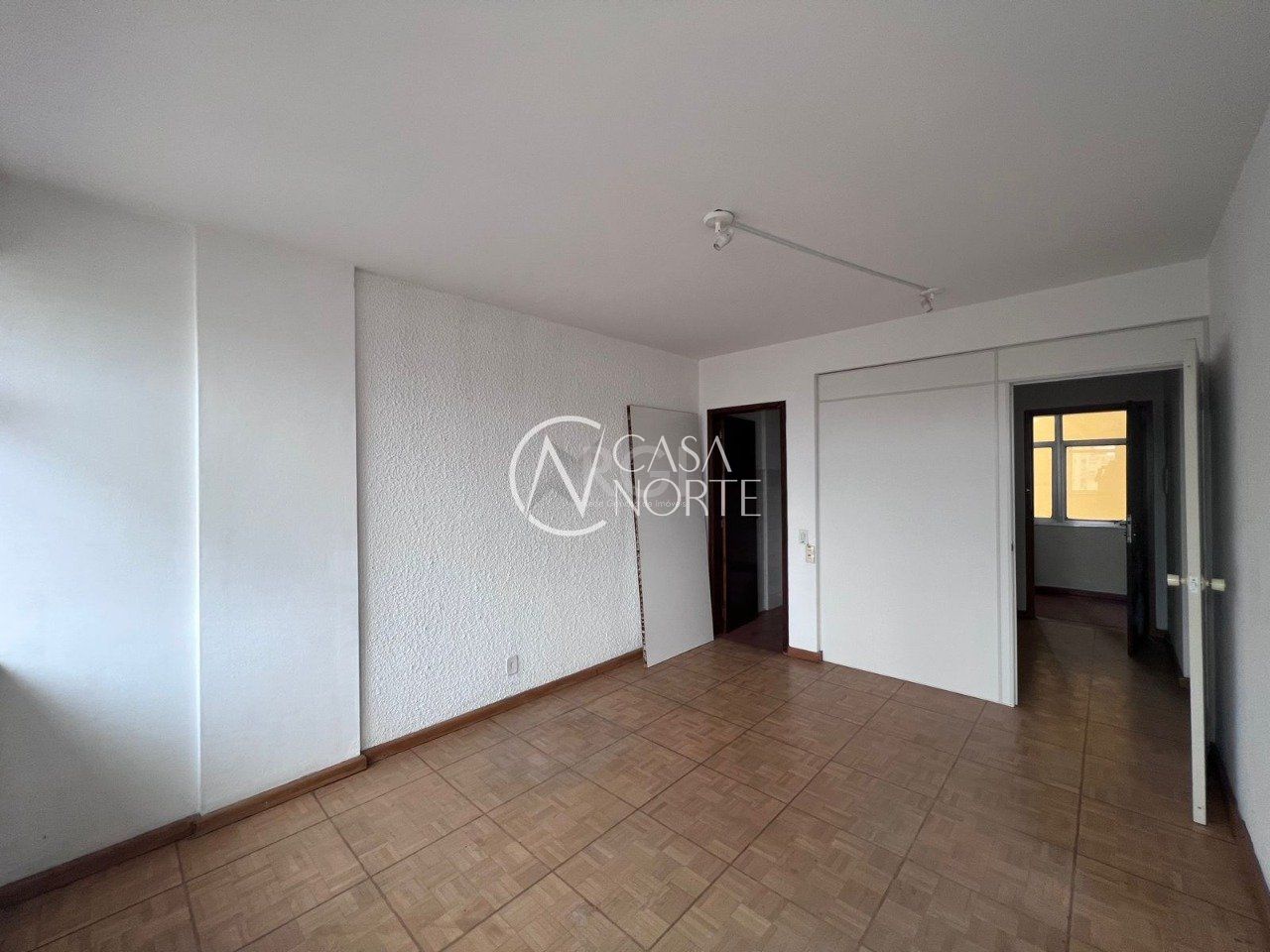 Sala Comercial à venda , 24m², Rua dos Andradas no bairro Centro Histórico em Porto Alegre