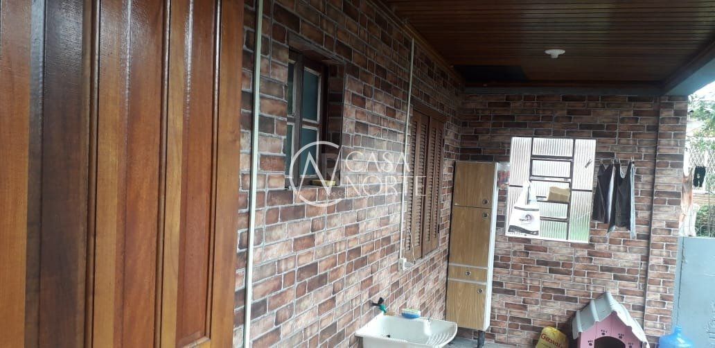 Casa à venda com 2 quartos, 132m², 2 vagas, Rua E no bairro Extrema em Porto Alegre