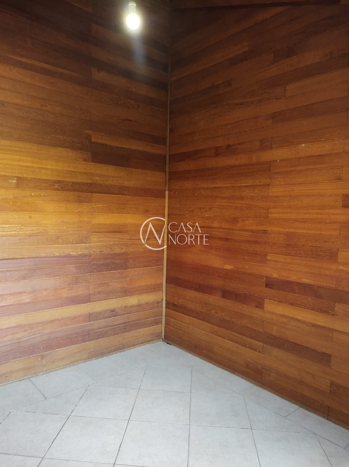 Casa à venda com 3 quartos, 70m², 2 vagas, Rua Professora Ziláh Totta no bairro Jardim Leopoldina em Porto Alegre