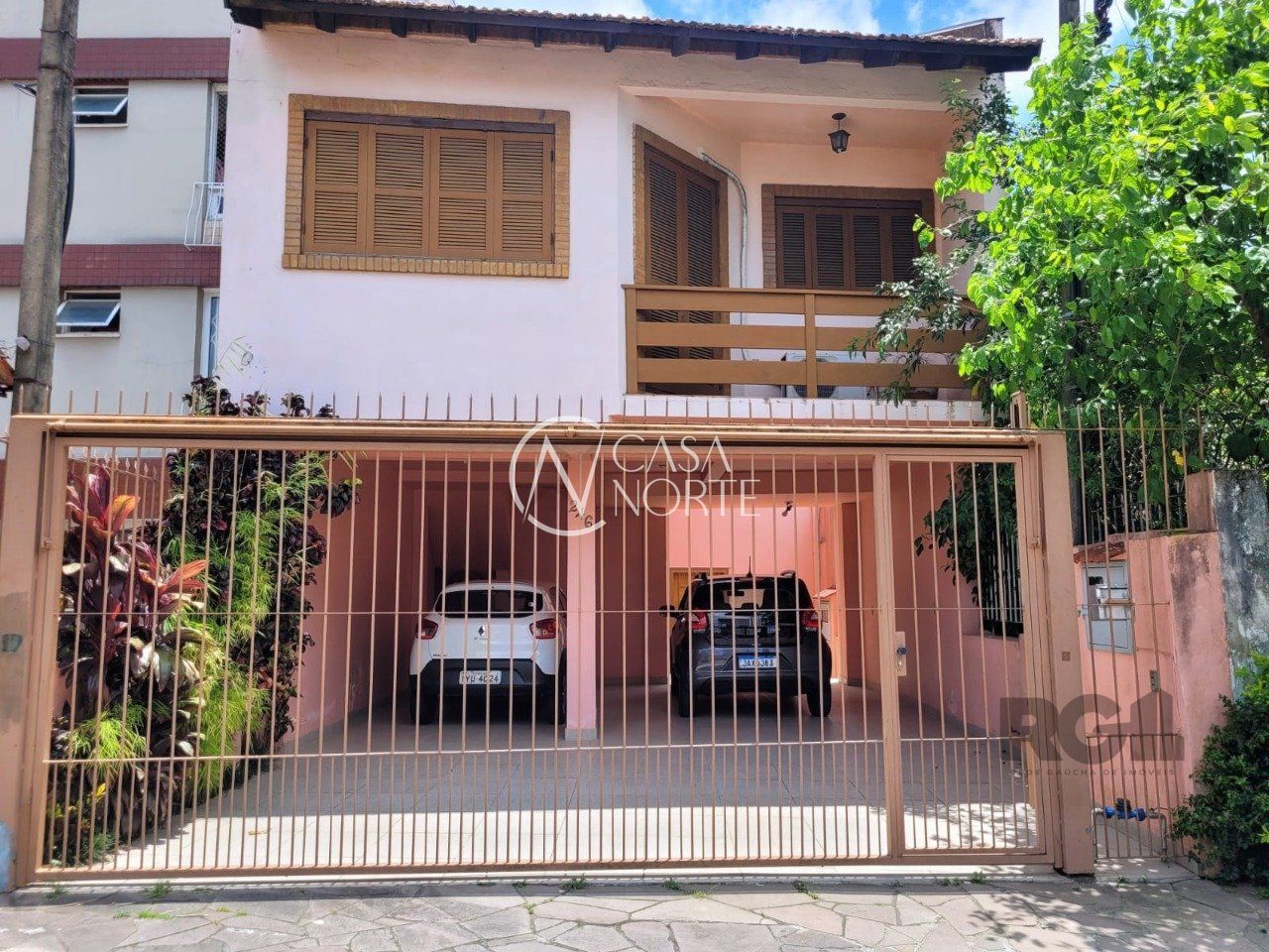 Casa à venda com 4 quartos, 181m², 2 vagas, Rua Euclydes da Cunha no bairro Partenon em Porto Alegre