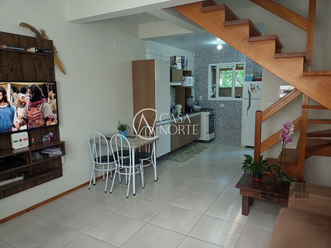 Casa de Condomínio à venda com 2 quartos, 82m², 1 vaga, Rua Capitão Pedroso no bairro Restinga em Porto Alegre