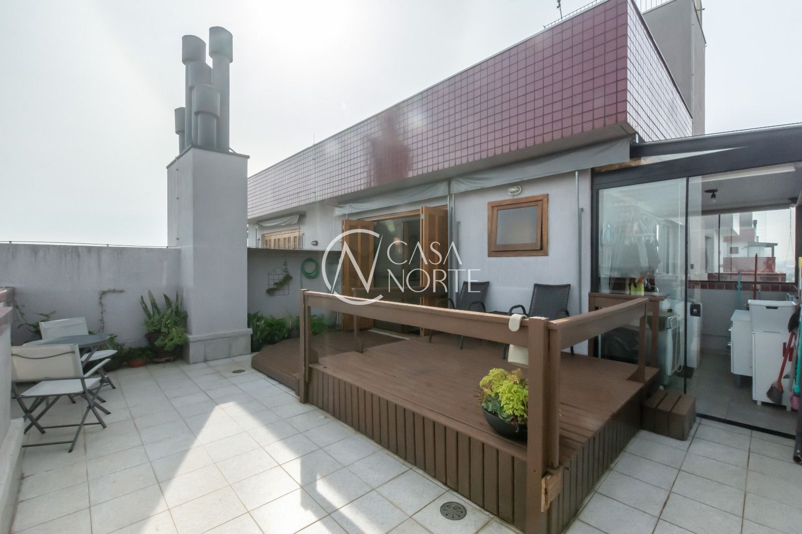 Cobertura à venda com 2 quartos, 147m², 2 vagas, Rua Luiz de Camões no bairro Santo Antônio em Porto Alegre