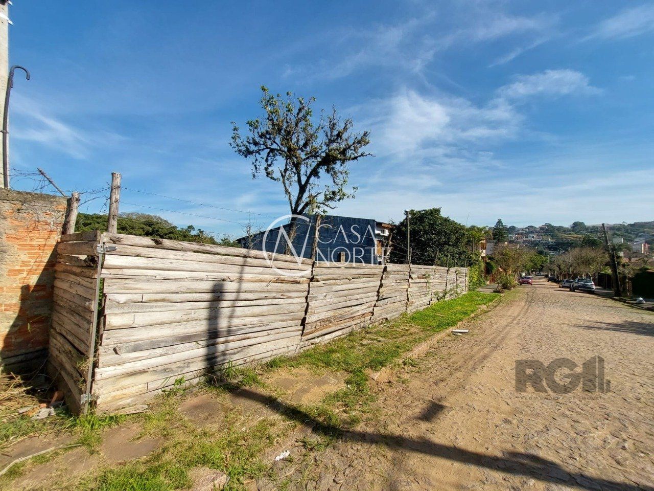 Terreno à venda  com 1360m², Rua Silverio Souto no bairro Teresópolis em Porto Alegre