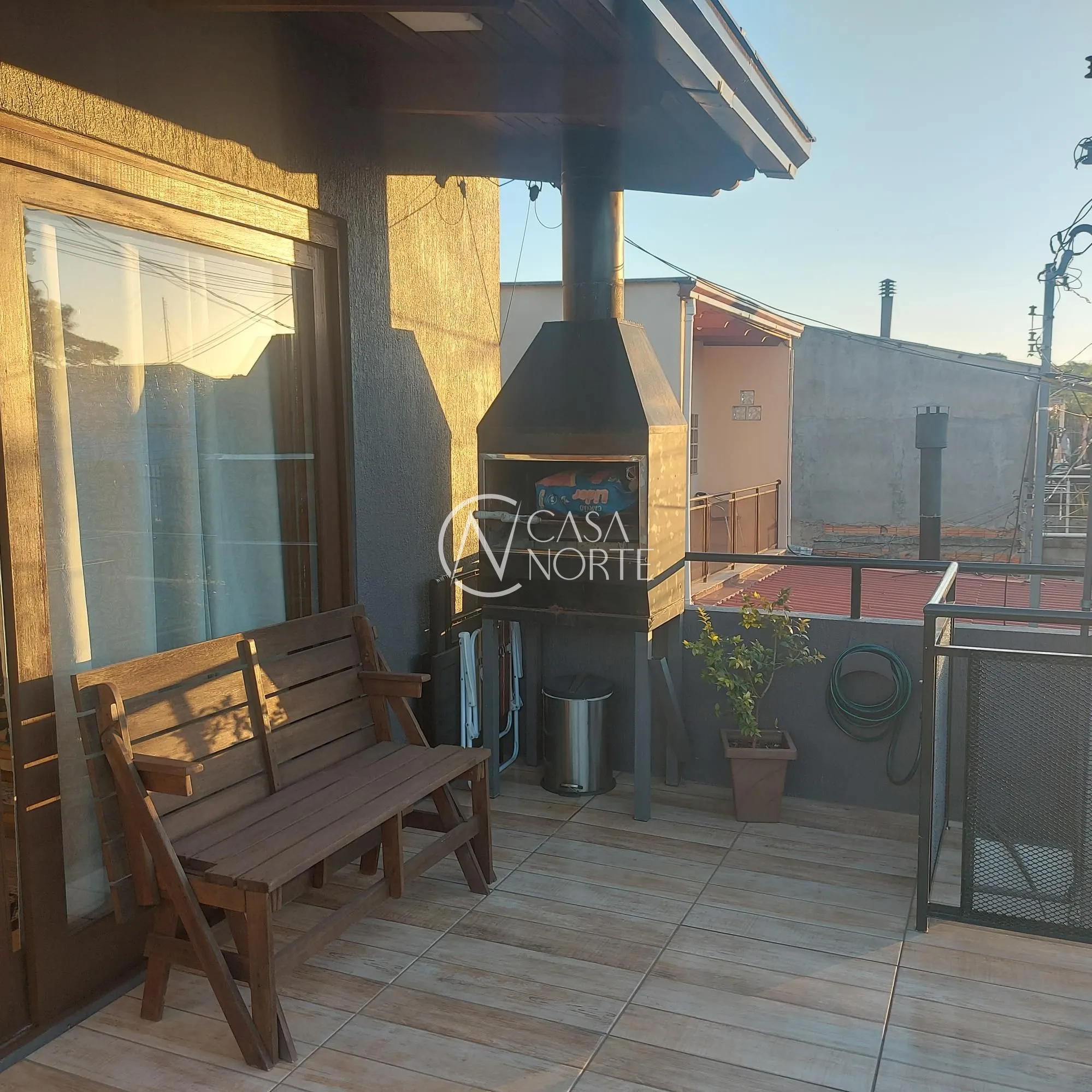 Casa à venda com 2 quartos, 80m², 1 vaga, Rua Satir da Silva Martins no bairro Vila Nova em Porto Alegre