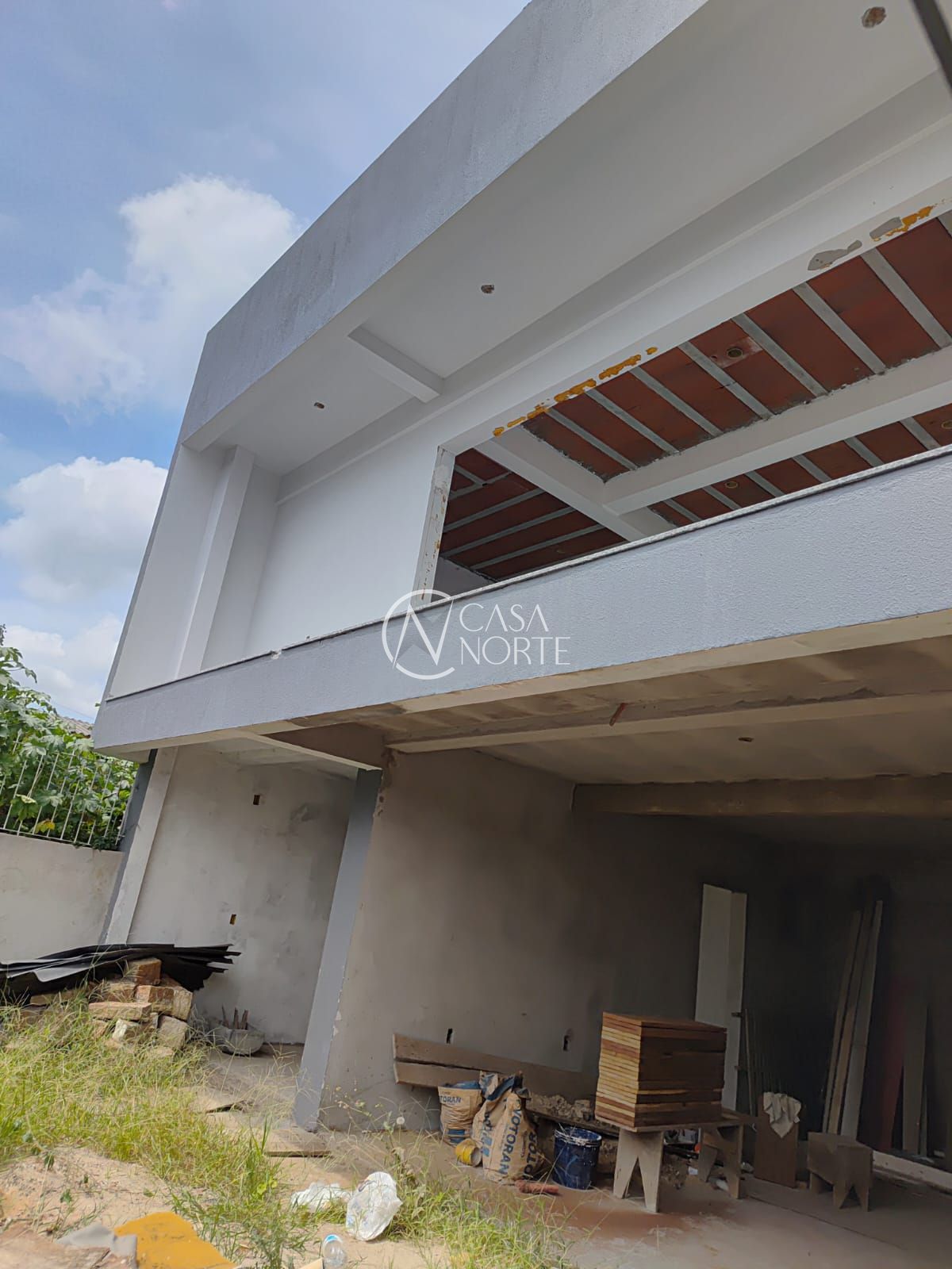 Casa à venda com 3 quartos, 120m², 1 suíte, 2 vagas, Rua Marquês de Barbacena no bairro Partenon em Porto Alegre