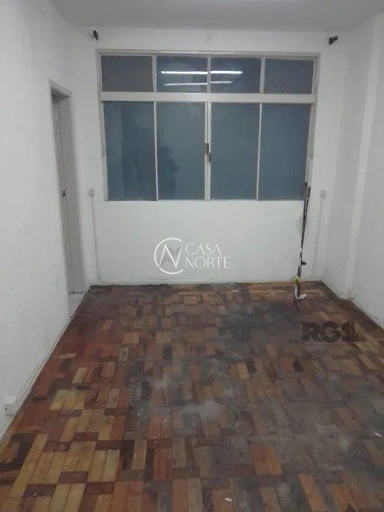 Sala Comercial à venda , 32m², Avenida Alberto Bins no bairro Centro Histórico em Porto Alegre