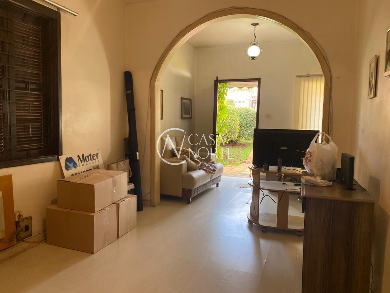 Casa à venda com 3 quartos, 220m², 1 suíte, 2 vagas, Rua Doutor Mário Totta no bairro Tristeza em Porto Alegre