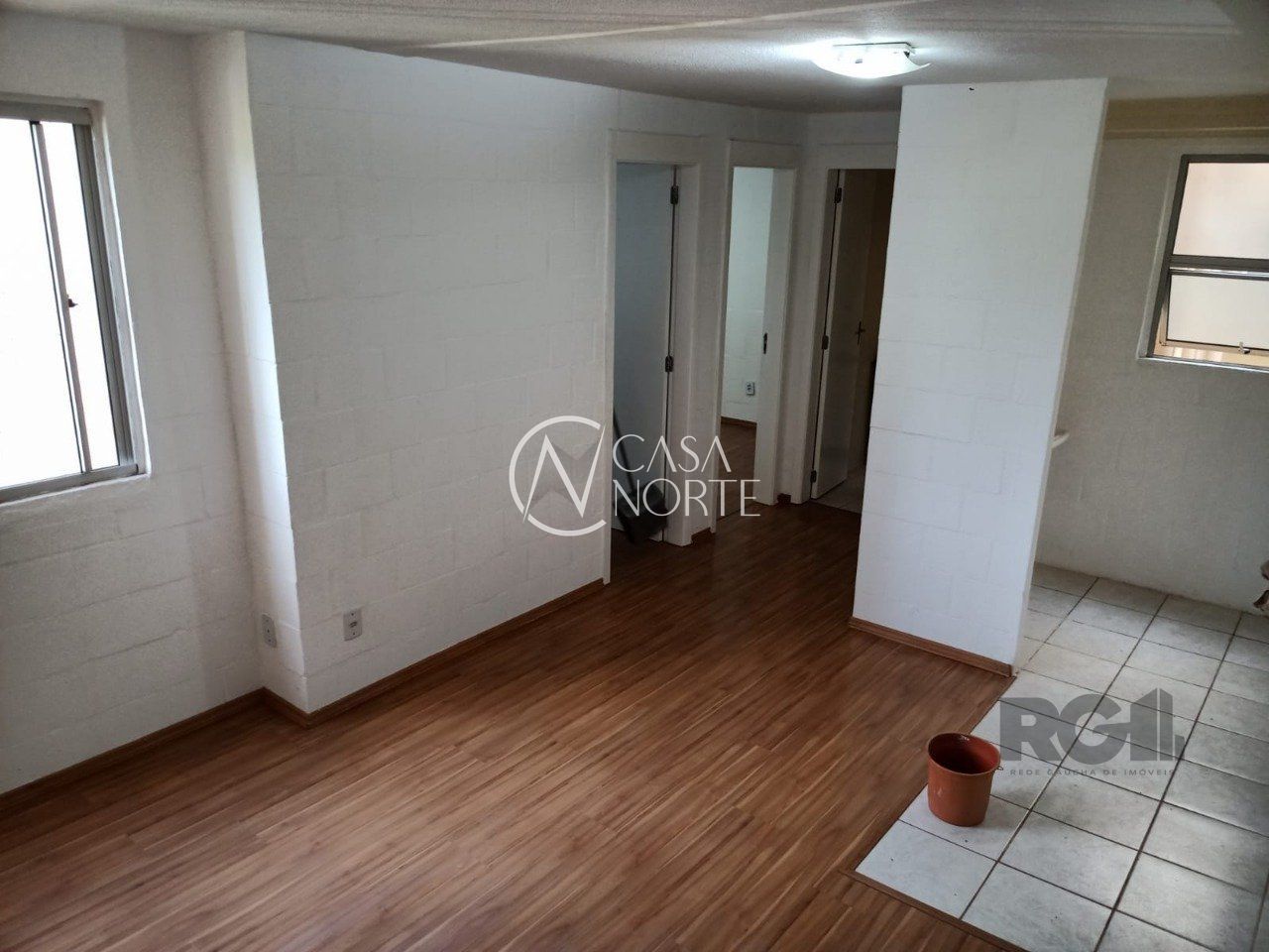 Apartamento à venda com 2 quartos, 46m², 1 vaga, Rua Império no bairro Vila Nova em Porto Alegre