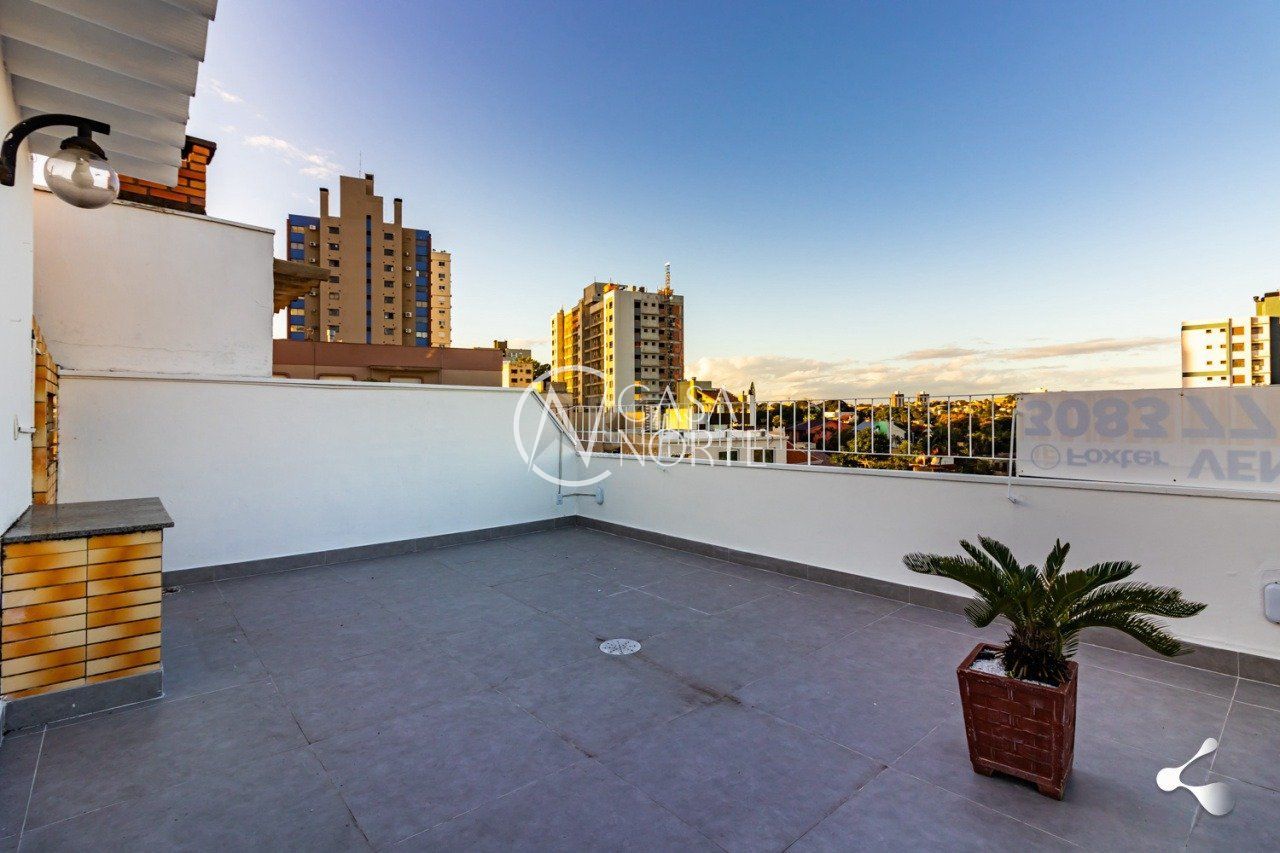 Cobertura à venda com 3 quartos, 119m², 1 vaga, Rua Professor Cristiano Fischer no bairro Petrópolis em Porto Alegre