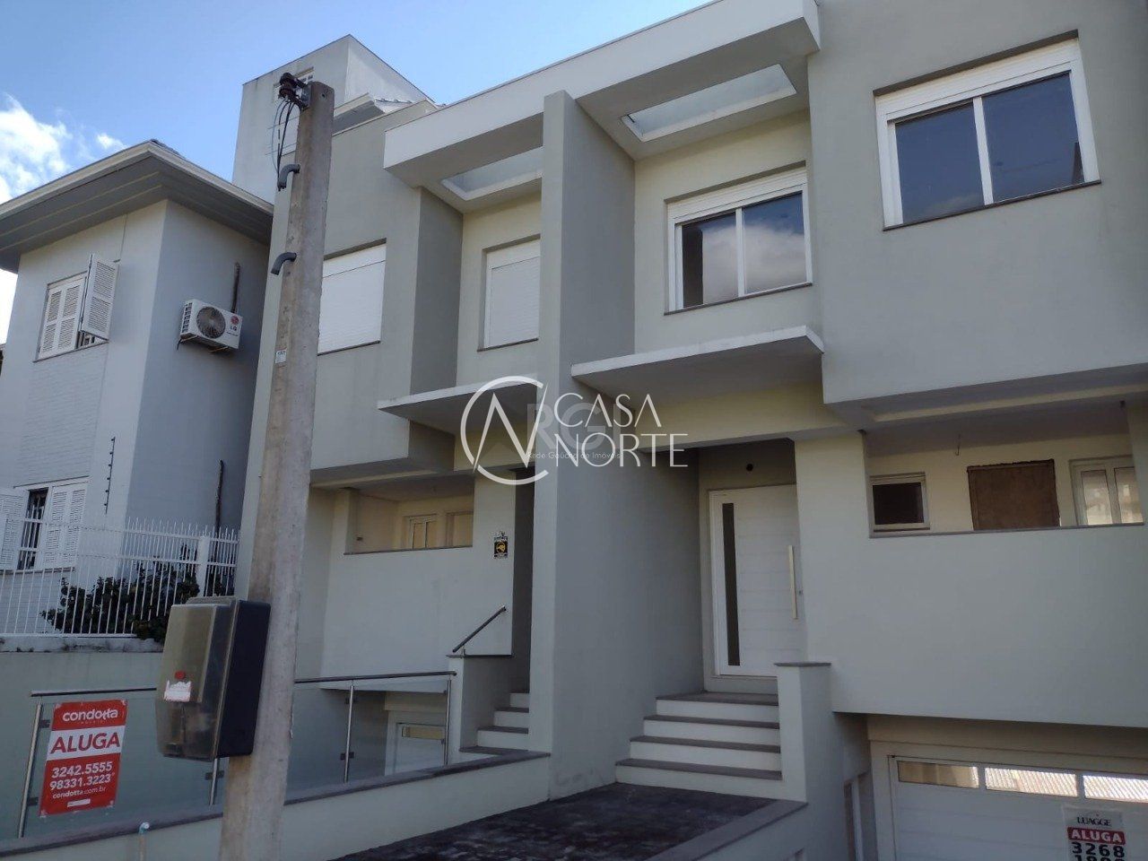 Casa à venda com 3 quartos, 198m², 1 suíte, 2 vagas, Rua Torre de Pedra no bairro Espírito Santo em Porto Alegre