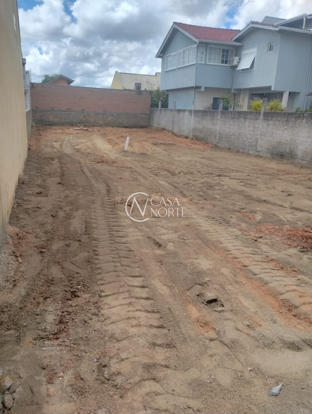 Terreno à venda  com 300m², Rua Engenheiro José Batista Pereira no bairro Jardim Leopoldina em Porto Alegre