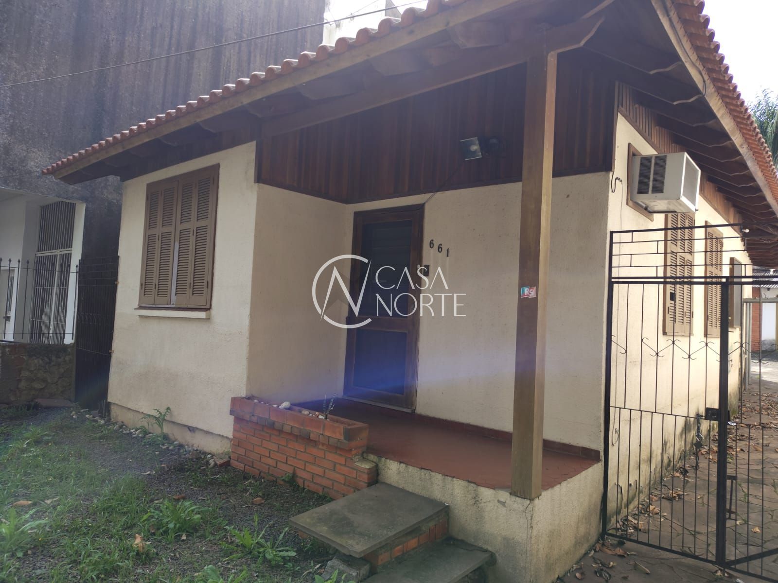 Casa à venda com 3 quartos, 150m², 2 vagas, Avenida Carneiro da Fontoura no bairro Jardim São Pedro em Porto Alegre