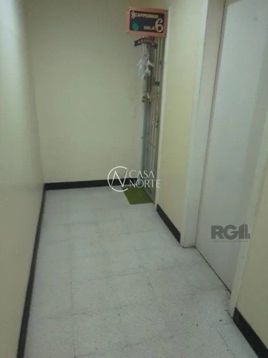 Sala Comercial à venda , 32m², Avenida Alberto Bins no bairro Centro Histórico em Porto Alegre