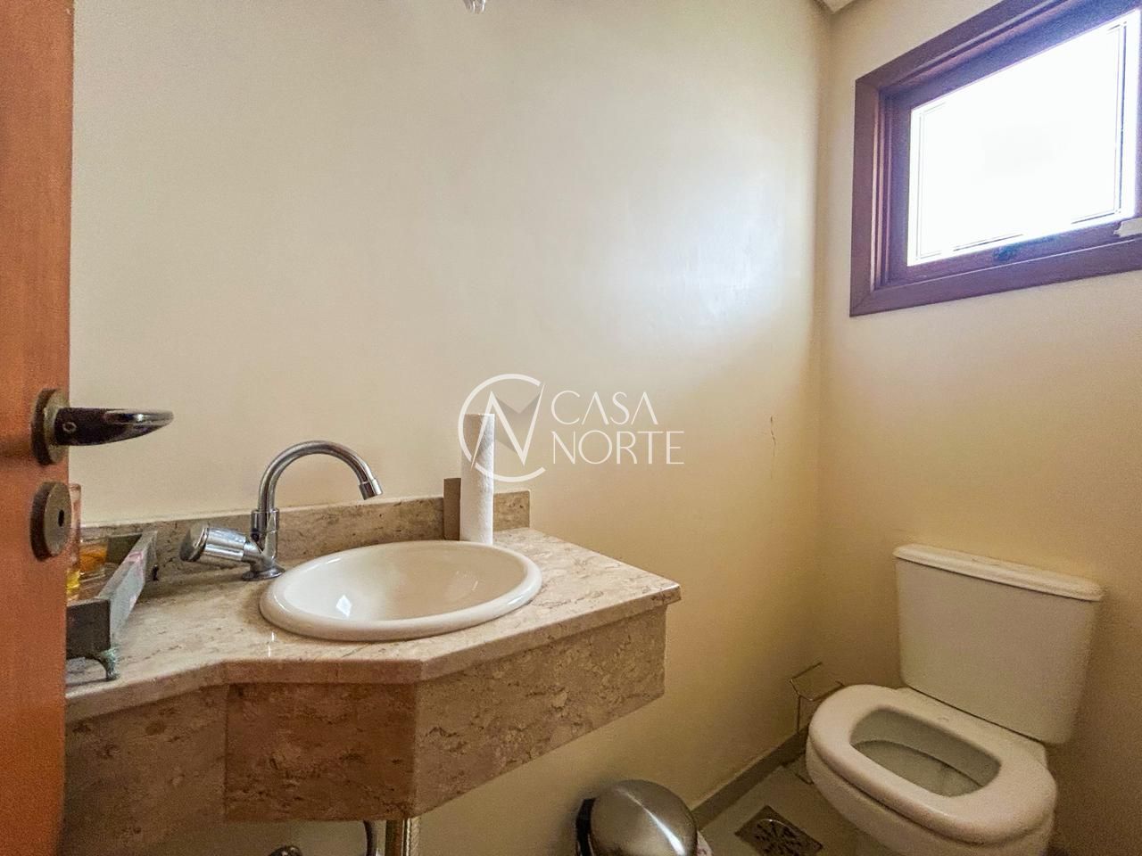 Casa à venda com 3 quartos, 250m², 1 suíte, 2 vagas, Rua Conrado Alvares no bairro Hípica em Porto Alegre