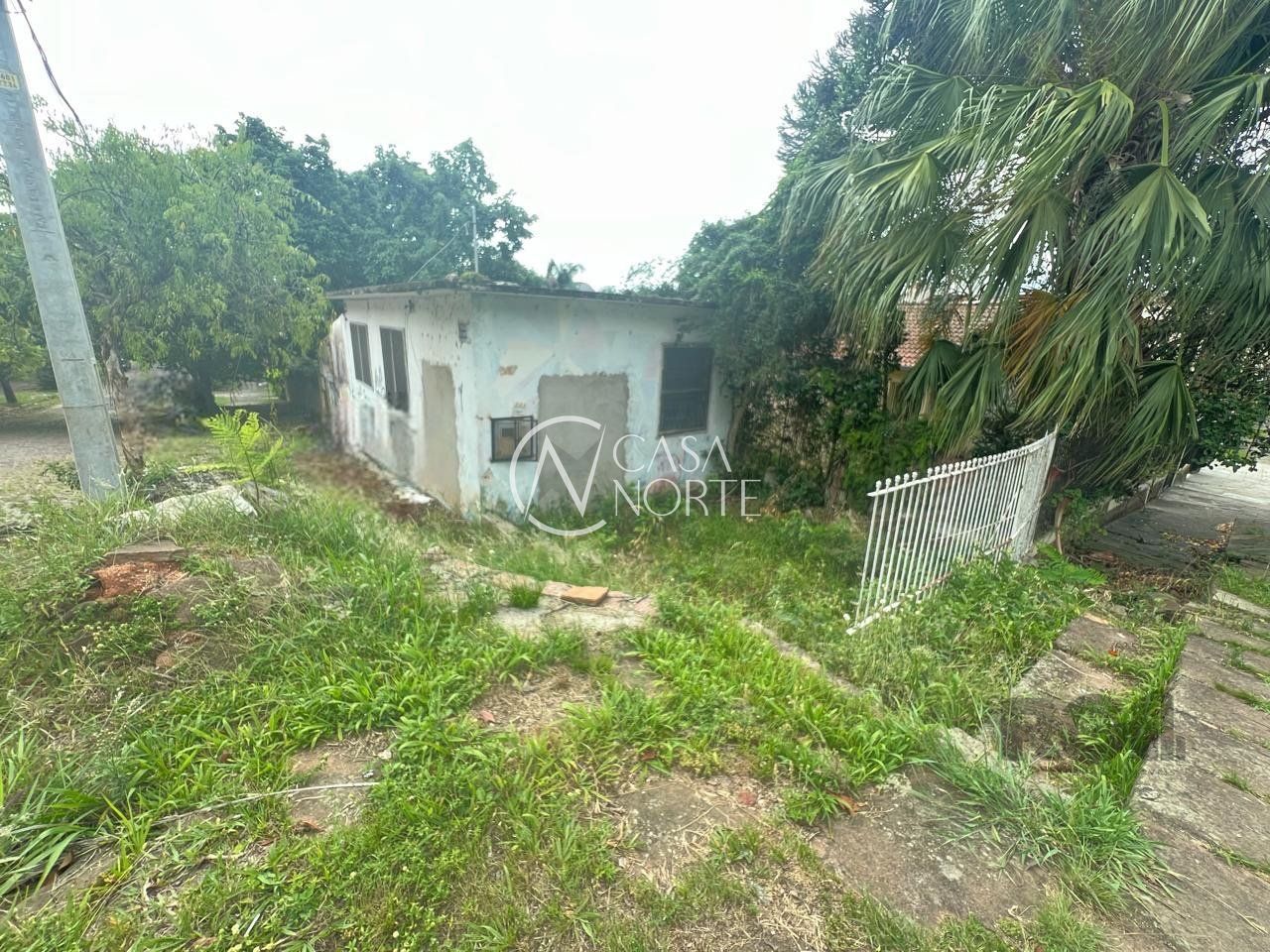 Terreno à venda  com 360m², Rua Doutor Raul Moreira no bairro Cristal em Porto Alegre