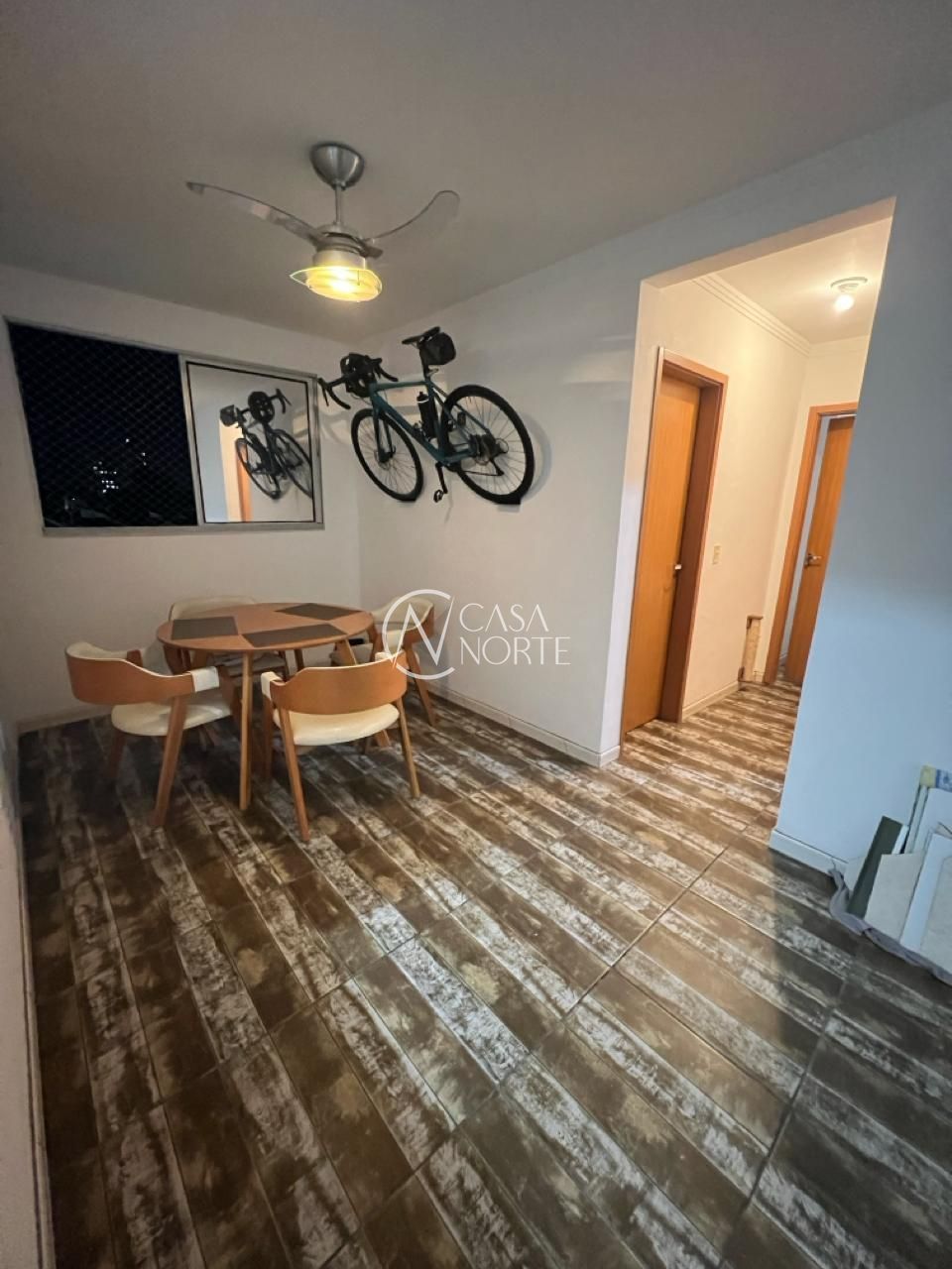 Apartamento à venda com 2 quartos, 44m², 1 vaga, Avenida João Ferreira Jardim no bairro Parque Santa Fé em Porto Alegre