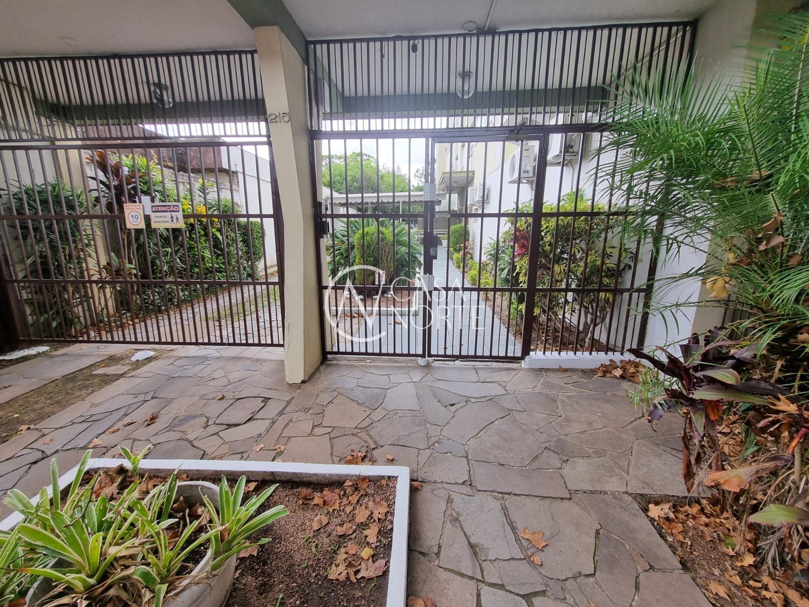 Apartamento à venda com 2 quartos, 70m², Travessa Escobar no bairro Camaquã em Porto Alegre